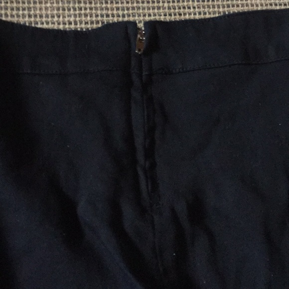 Like New Venus Capris - Picture 3 of 4